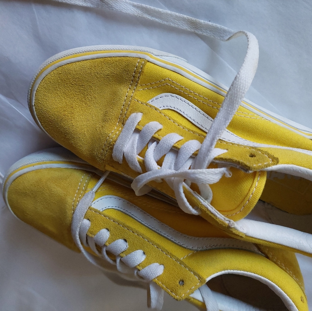 Vans - Picture 2 of 7